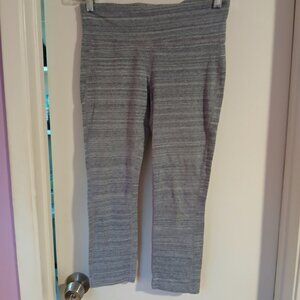 GapFit Women's gfast Capri Marled Grey Leggings SZ S